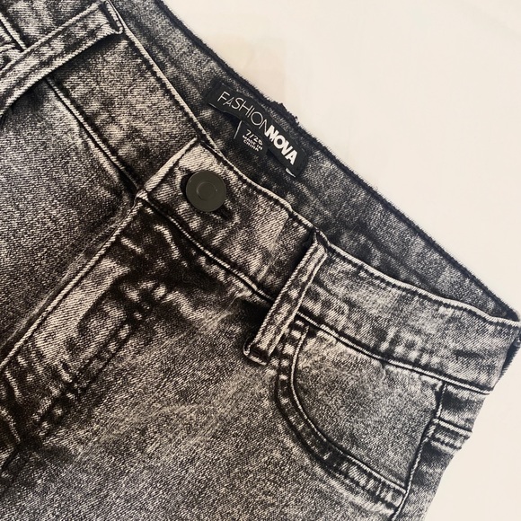 FASHIONOVA Stone washed high rise skinny jeans - Picture 5 of 5